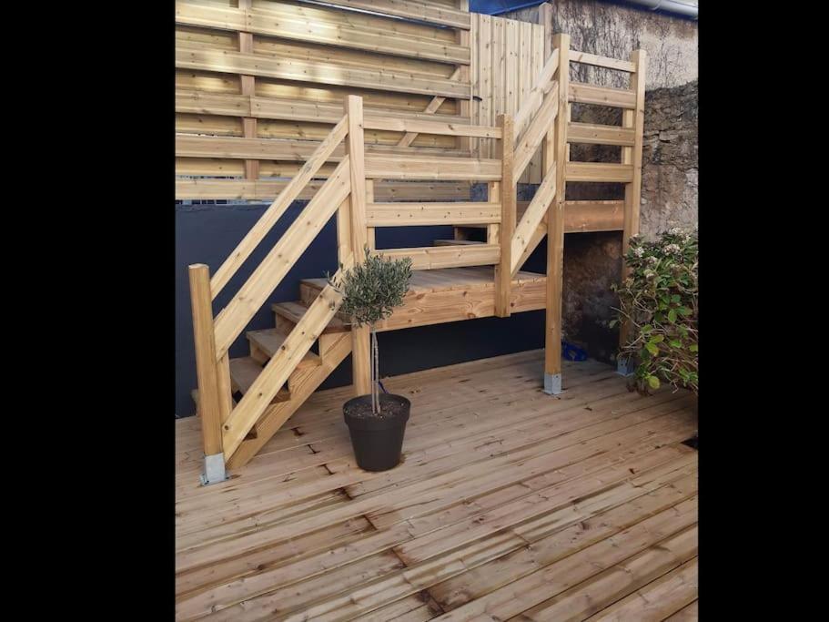 Apartment - Entierement Neuf A 100 Metres De La